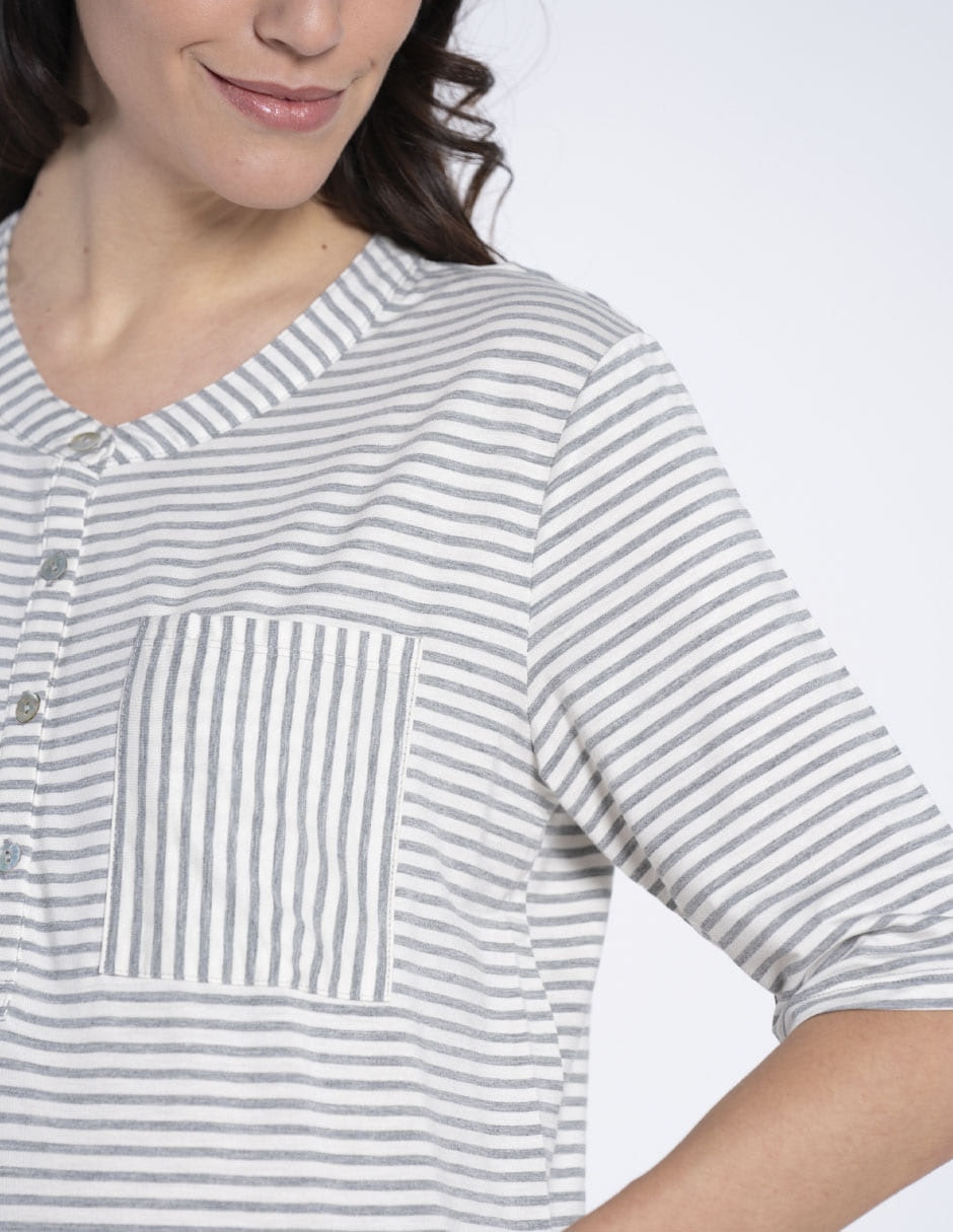 Playera maternidad manga al codo cuello V 6